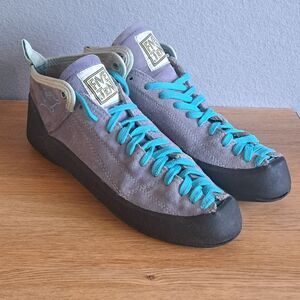 5.10 Five Ten Stealth C4 Men’s Sz 11.5 Purple Suede Rock Climbing Shoes *flaw*